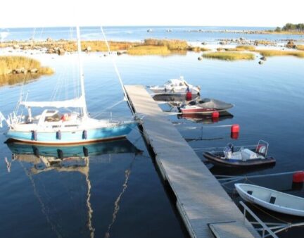 Kelnasen modernit betoniponttoonilaiturit