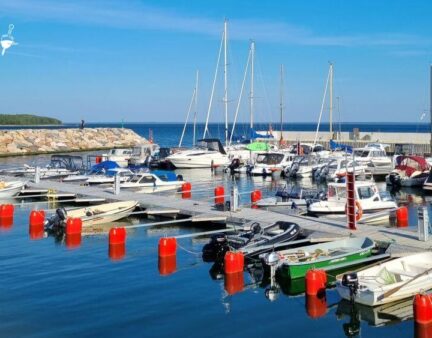 Salmistun laituri venepuomilla