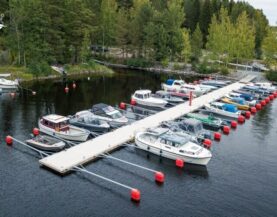 Vaherin venesatama veneaisat ja ponttonilaituri