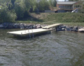 Laituripaikka Ruotsissa betoniponttoonilaituri
