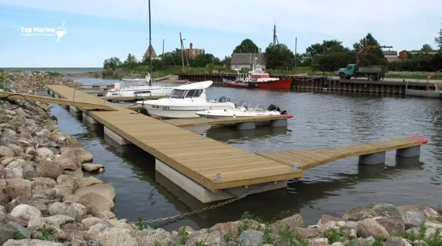 Purtse satama venepuomi betoniponttoonilaituri